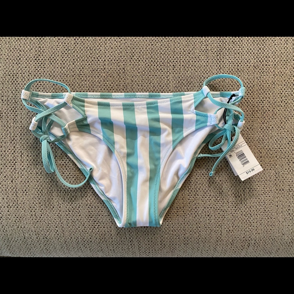 Women’s bikini bottom NWT
